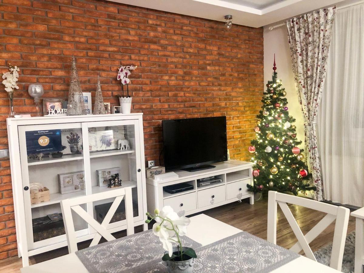 Apartament Luscinia Z 2 Sypialniami Krasków Exterior foto