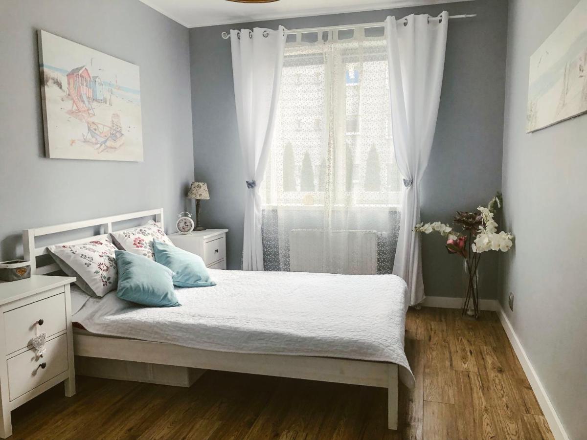 Apartament Luscinia Z 2 Sypialniami Krasków Exterior foto